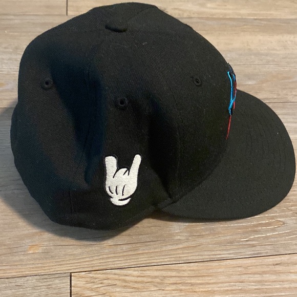 Miami Marlins Baseball Cap - Picture 2 of 5